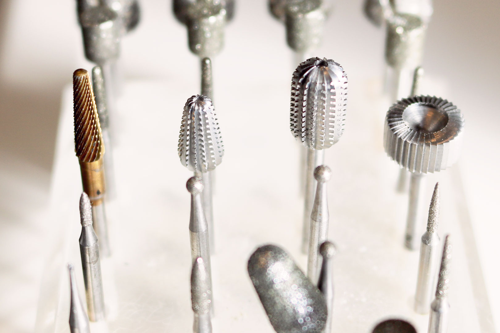 Fräseraufsätze für das Fusspflegegerät beim Hausbesuch in Zürich