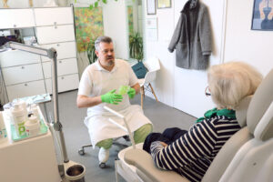 Persönliche Beratung in der Fusspflege Praxis in Zürich Wipkingen